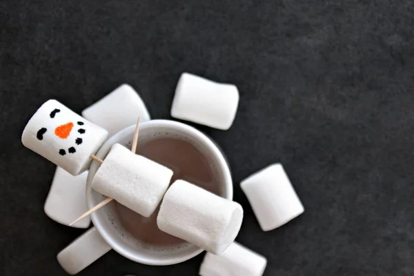 Tasse Voll Kakao Mit Schneemannmarshmallows Darin — Stockfoto