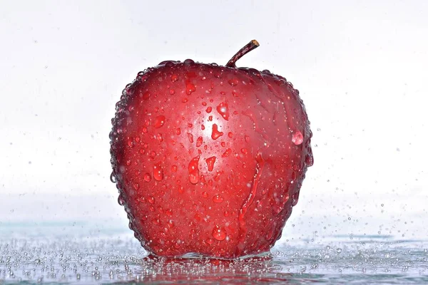 Ripe Apple Drops Water Falling White Background — Stock Photo, Image