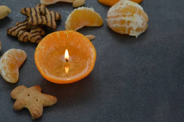 Mandalina mum ile Noel masası ayarı