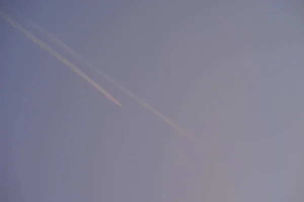 Céu Azul Com Nuvens Brancas Grossas — Fotografia de Stock