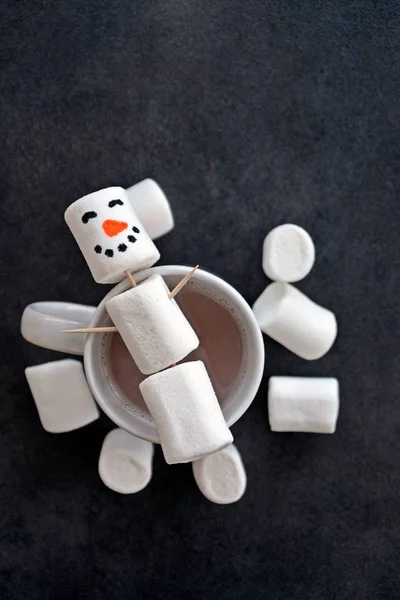 Tasse Voll Kakao Mit Schneemannmarshmallows Darin — Stockfoto