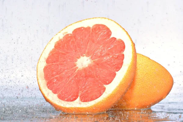 Érett Grapefruit Vízcseppek — Stock Fotó