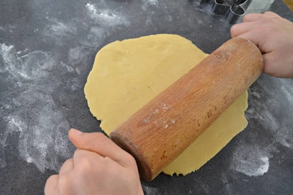 Extender Masa Para Galletas Jengibre —  Fotos de Stock