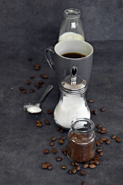 Café Una Taza Con Leche Azúcar Lado — Foto de Stock