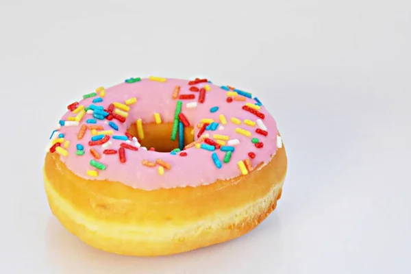 Donut Auf Weißem Hintergrund — Stockfoto