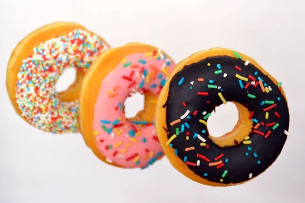 Rosquillas Sobre Fondo Blanco — Foto de Stock