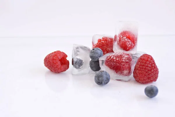 Berries Frozen Ice Cubes Dark Background — Stock Photo, Image