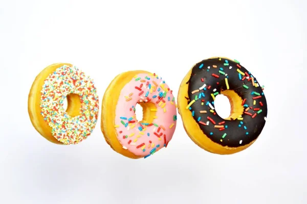 Donuts Auf Weißem Hintergrund — Stockfoto