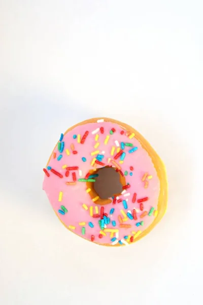 Donut Fundal Alb — Fotografie, imagine de stoc