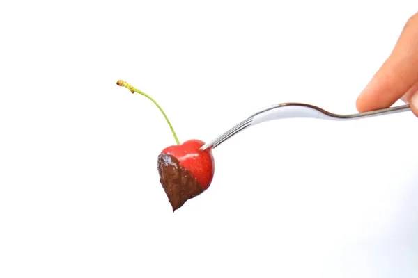 Friss Cseresznye Megragadt Hegyén Egy Villával Dip Folyékony Csokoládé Közelről — Stock Fotó