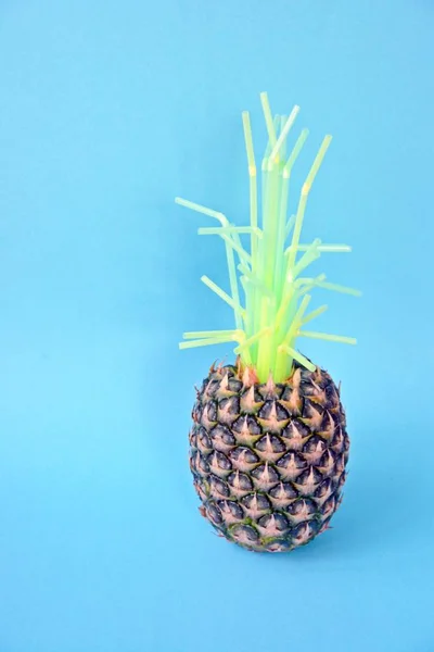 Green Pineapple Replaced Plastic Straws Concept Shows How Much Plastic — Stock Photo, Image
