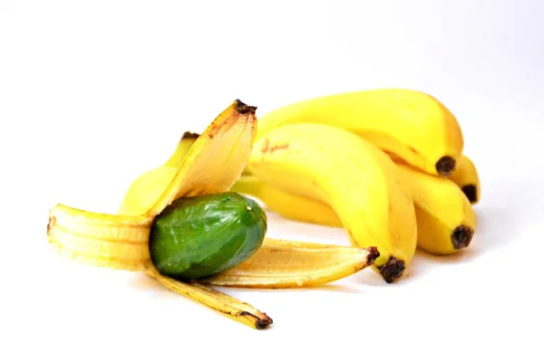 Pepino Casca Uma Banana — Fotografia de Stock