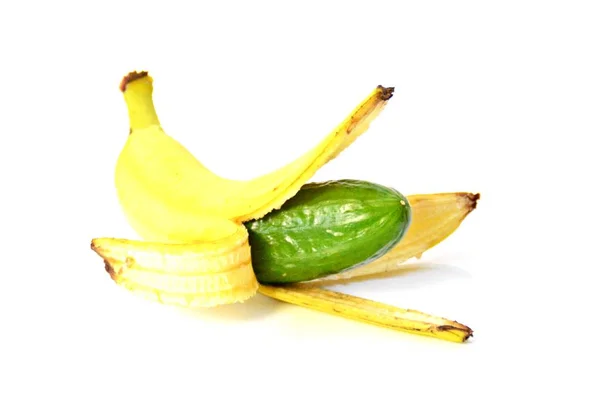 Pepino Casca Uma Banana — Fotografia de Stock