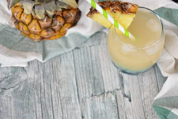 Sommer Drink Lavet Ananas - Stock-foto