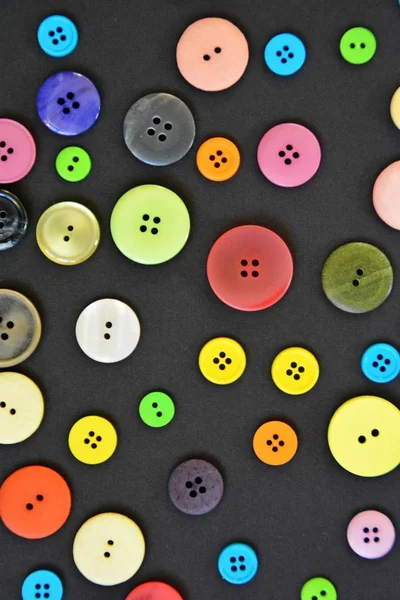 Gran Conjunto Botones Diferentes Colores Diseños Delante Fondo Color —  Fotos de Stock