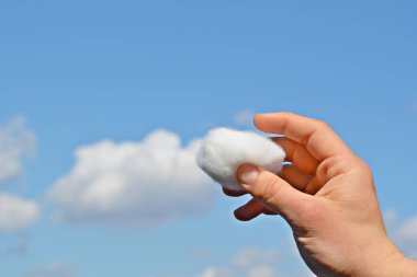 Elinizde bir bulut parçası tutma 