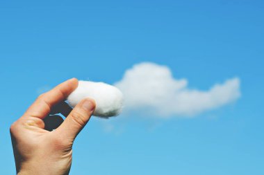 Elinizde bir bulut parçası tutma 