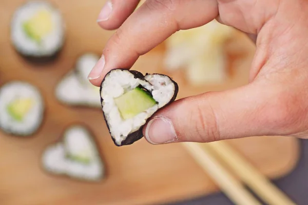 Sushi Pepino Forma Coração Como Símbolo Lovin Sushi — Fotografia de Stock