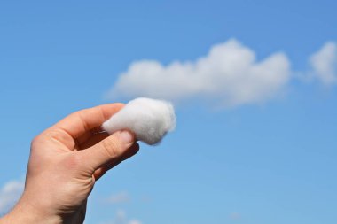 Elinizde bir bulut parçası tutma 