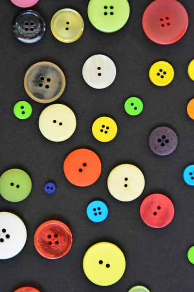 Grande Conjunto Botões Cores Desenhos Diferentes Frente Fundo Colorido — Fotografia de Stock