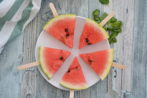 Wassermelone Scheiben Eis Stiel Aus Nächster Nähe — Stockfoto