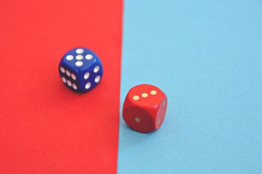  kontrastlar, renkler ve zarlar ile kavram