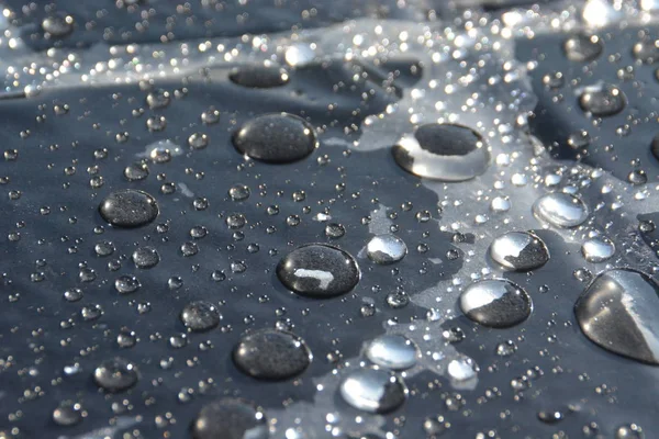 Las Gotas Agua Acumulan Una Envoltura Plástico Después Una Lluvia — Foto de Stock