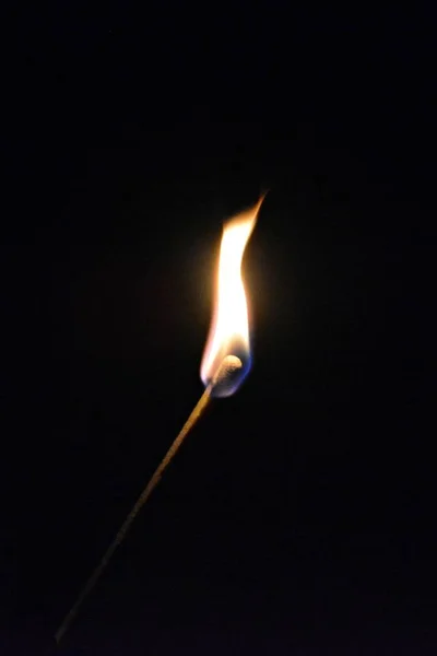 Single Match Burns Very Slowly Dark Night Smokes Slightly Upwards — Stock Photo, Image