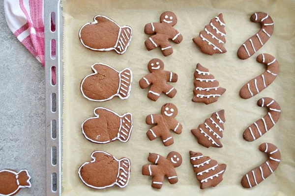 Galletas Jengibre Horneadas Casa Una Variedad Formas Decoradas Con Masa — Foto de Stock