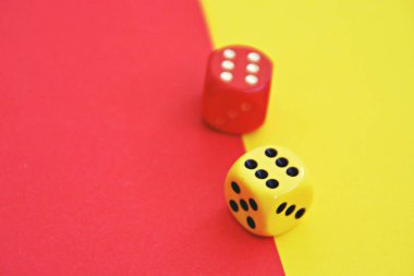  kontrastlar, renkler ve zarlar ile kavram