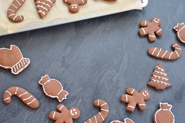 Home Baked Gingerbread Biscuits Variety Shapes Decorated White Sugar Mass — Stock Photo, Image