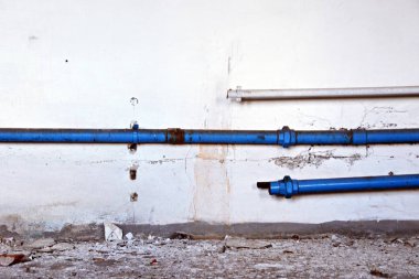 kapalı eski terk edilmiş bina 