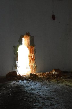 kapalı eski terk edilmiş bina 