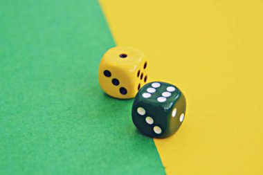  kontrastlar, renkler ve zarlar ile kavram