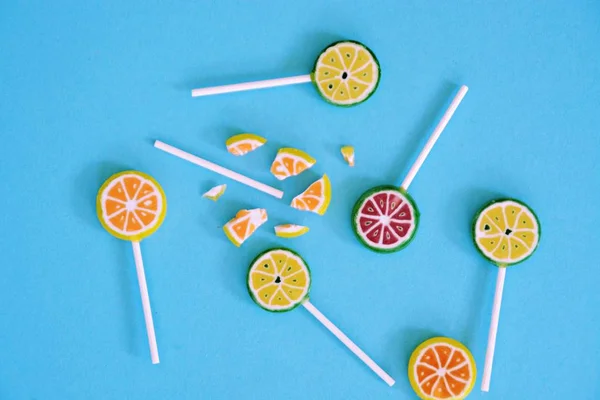 Deliciosos Pirulitos Doces Com Aparecimento Frutas Como Limão Limão Melancia — Fotografia de Stock