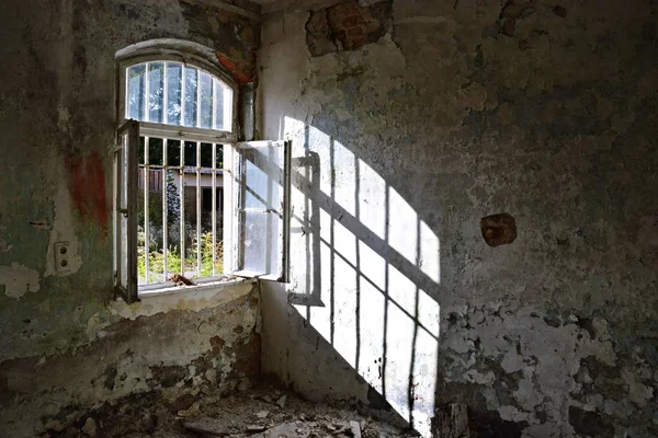 Velho Edifício Abandonado Dentro Casa — Fotografia de Stock