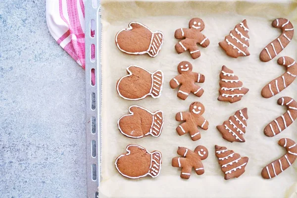 Galletas Jengibre Horneadas Casa Una Variedad Formas Decoradas Con Masa — Foto de Stock