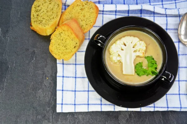 Sopa Couve Flor Caseira Recém Feita Com Salsa Pão Branco — Fotografia de Stock