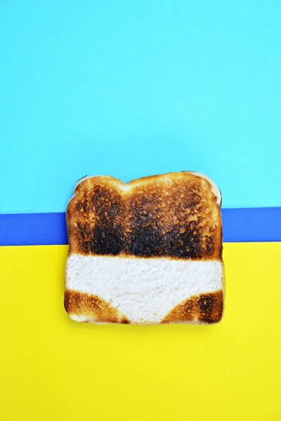 Toast Lies Colored Surface Toast Toasted Same Everywhere Has Untasted — Stock Photo, Image