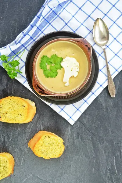 Sopa Couve Flor Caseira Recém Feita Com Salsa Pão Branco — Fotografia de Stock