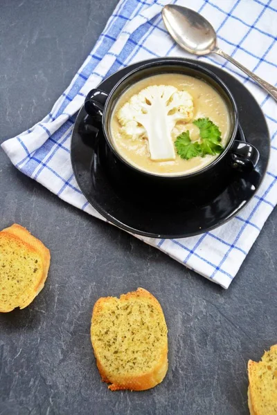 Sopa Couve Flor Caseira Recém Feita Com Salsa Pão Branco — Fotografia de Stock