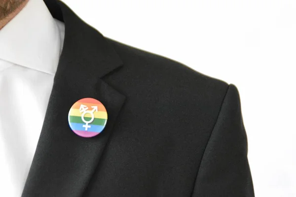 Mężczyzna Połowie Lat Dwudziedziesiątych Nosi Przycisk Symbolem Transseksualistów Jego Kurtka — Zdjęcie stockowe