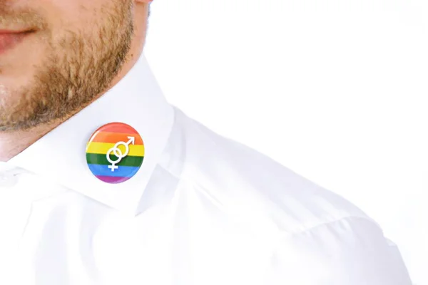 Vista Vicino Del Perno Arcobaleno Lgbt Sull Uomo — Foto Stock