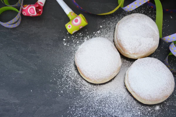 Úgynevezett Krapfen Amelyeket Hagyományosan Sütött Németországban Karneváli Szezon Feküdjön Egy — Stock Fotó