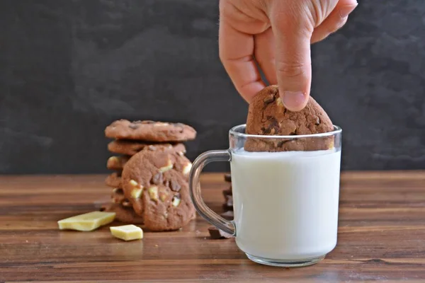 Few Cookies Would Stacked Top Each Other Biscuit Would Lie — Stock Photo, Image