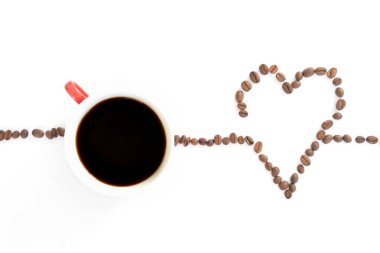 kahve çekirdekleri yakın çekim görünümü kalp oluşan