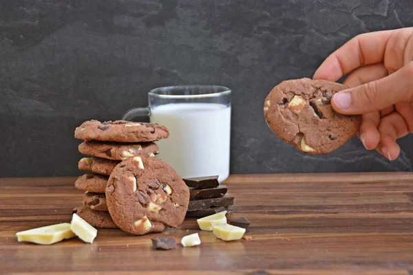 Few Cookies Would Stacked Top Each Other Biscuit Would Lie — Stock Photo, Image