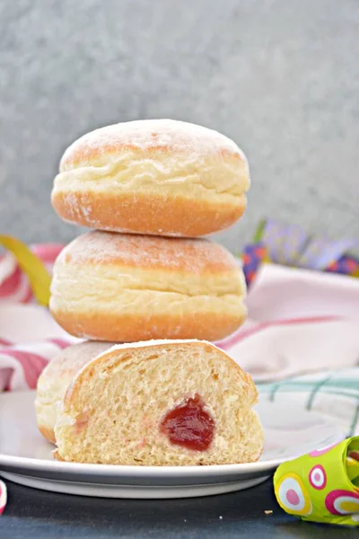 Donuts Tradicionais Assados Alemanha Durante Temporada Carnaval Estão Prato São — Fotografia de Stock