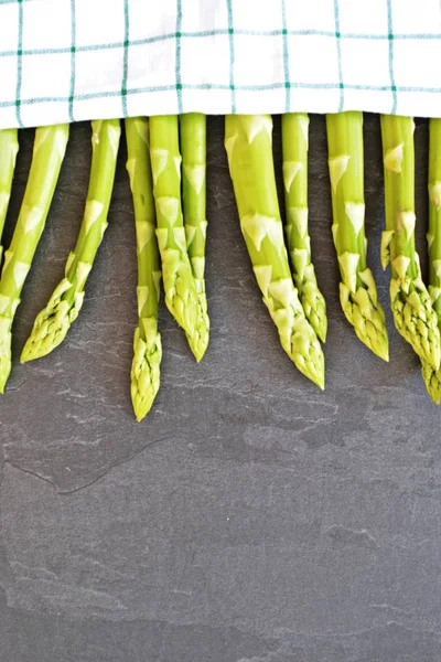 Vele Bars Van Groene Asperges Zijn Ongekookt — Stockfoto