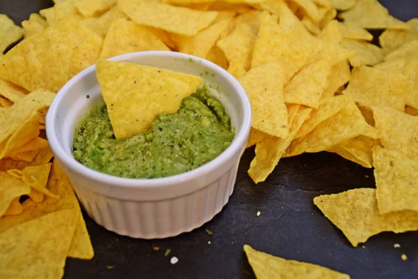 Välsmakande Och Färskt Salt Snack Färsk Guacamole — Stockfoto